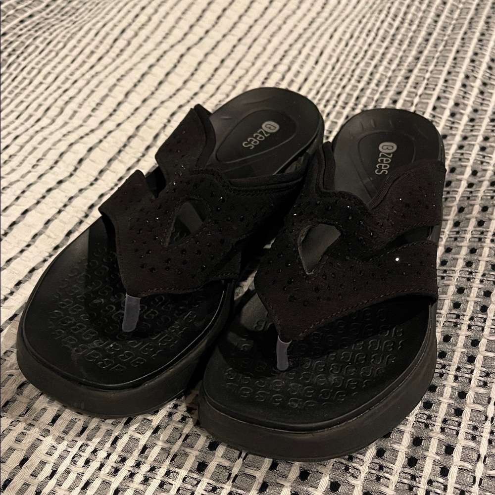 BZEES rhinestone sandals sz 7